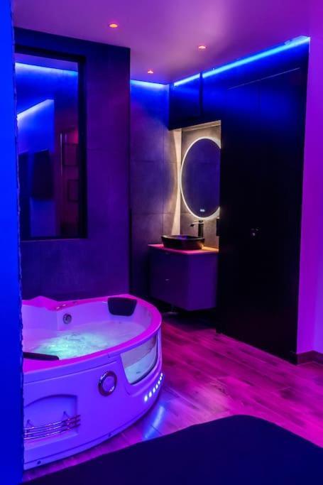 Апартаменти Blue Night - Jacuzzi - Bord De Seine Корбей-Ессонн Екстер'єр фото